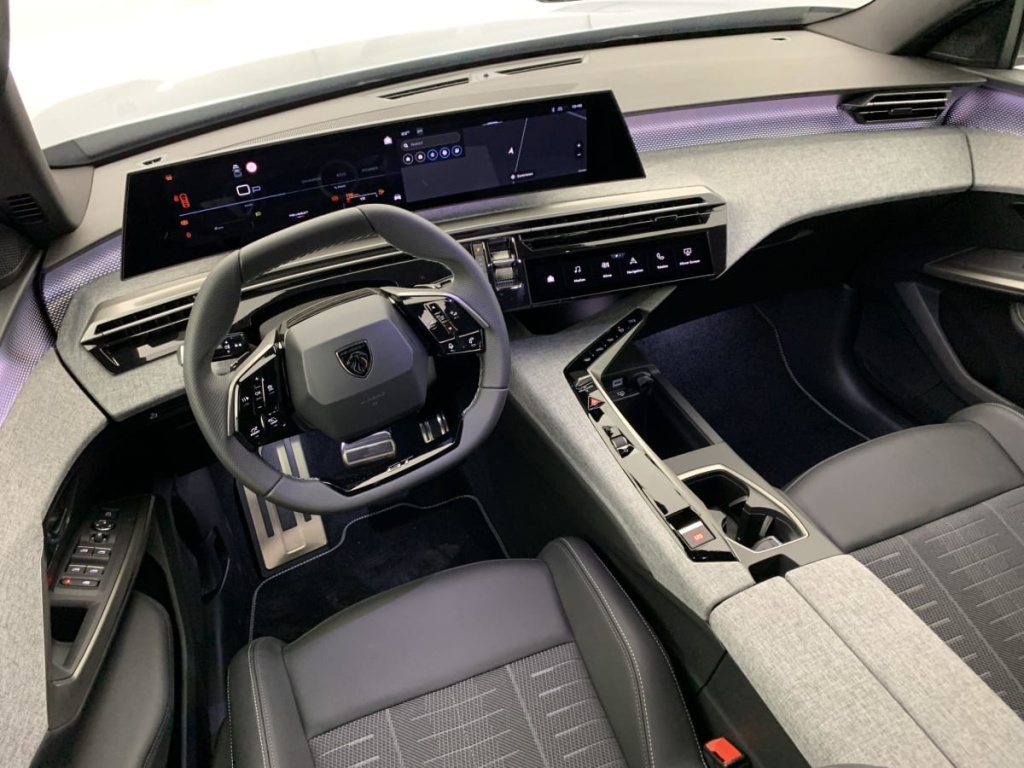 PEUGEOT 3008 Hybrid 145 e-DCS6 GT - ref: 1-340561 - Photo 15