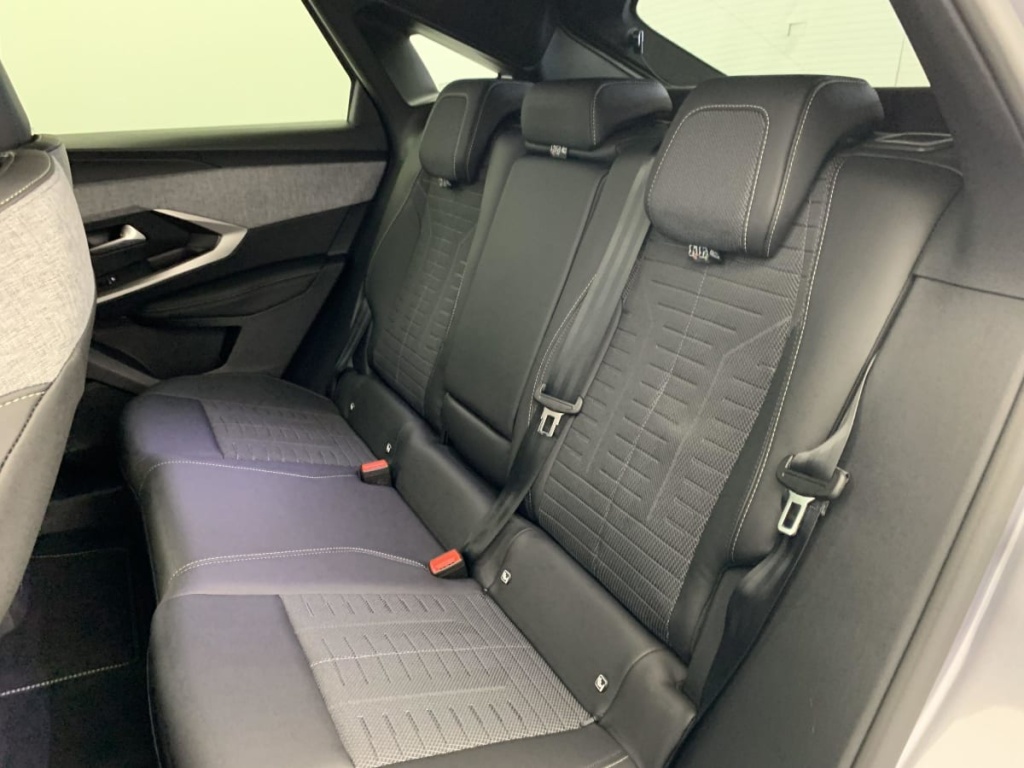 PEUGEOT 3008 Hybrid 145 e-DCS6 GT - ref: 1-340572 - Photo 20