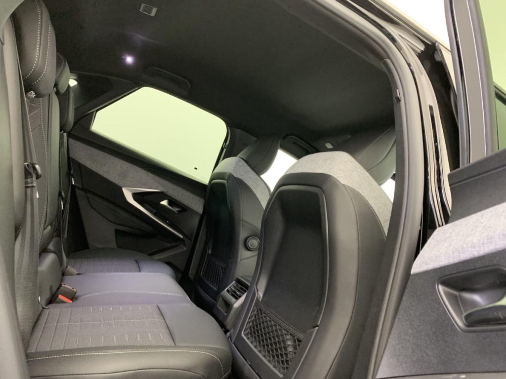 PEUGEOT 3008 Hybrid 145 e-DCS6 GT - ref: 1-340580 - Photo 10