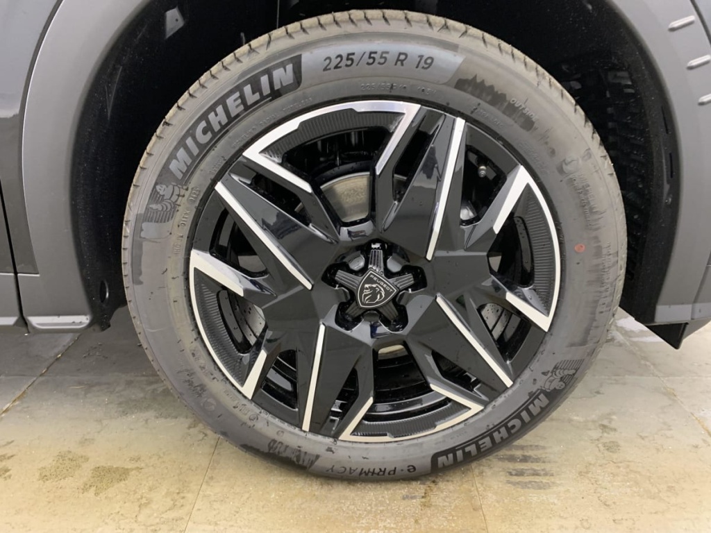 PEUGEOT 3008 Hybrid 145 e-DCS6 GT - ref: 1-340580 - Photo 15