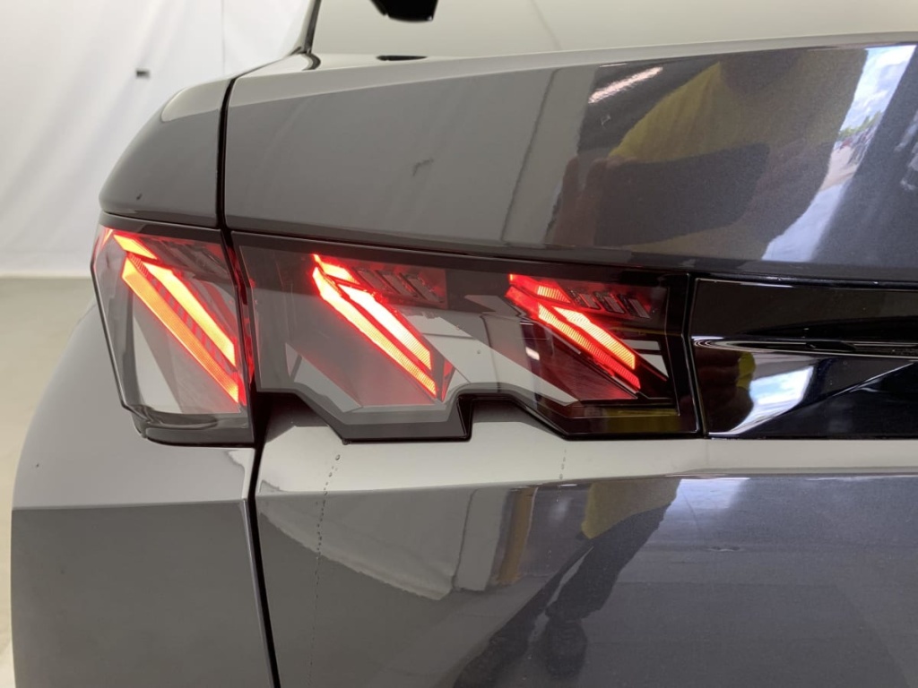 PEUGEOT 3008 Hybrid 145 e-DCS6 GT - ref: 1-340593 - Photo 13