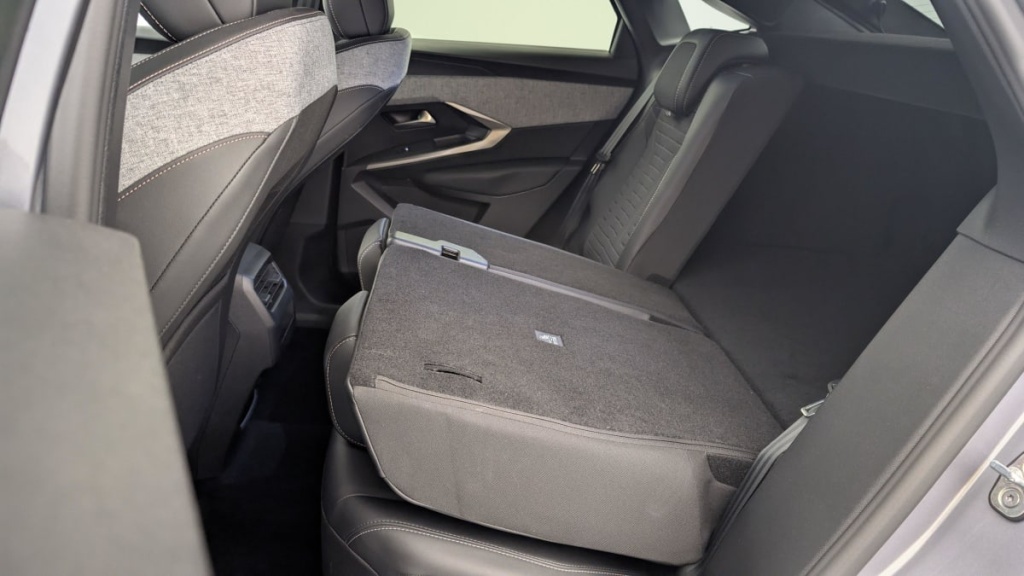 PEUGEOT 3008 HYBRID 136 E-DCS6 ALLURE - ref: 1-341725 - Photo 12