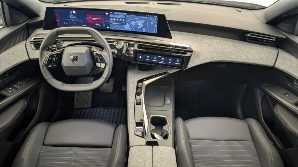 PEUGEOT 3008 HYBRID 136 E-DCS6 ALLURE - ref: 1-341725 - Photo 13