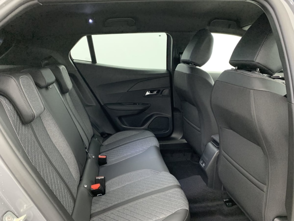 PEUGEOT 2008 Hybrid 145 e-DCS6 Allure - ref: 1-342694 - Photo 10