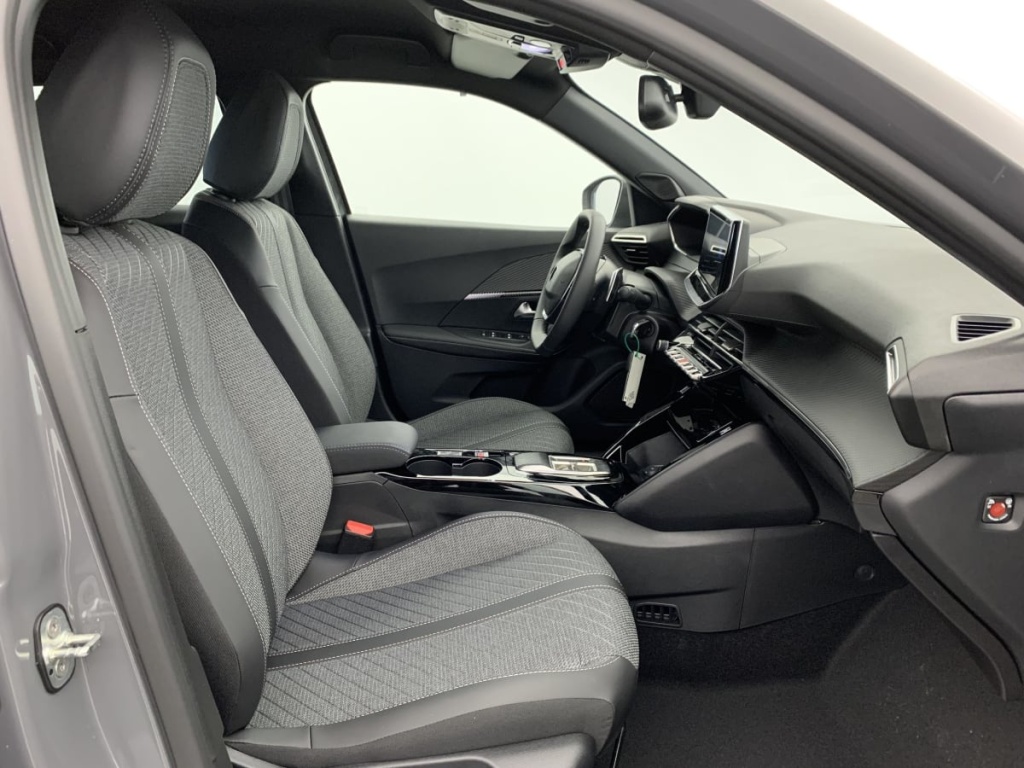 PEUGEOT 2008 Hybrid 145 e-DCS6 Allure - ref: 1-342694 - Photo 9