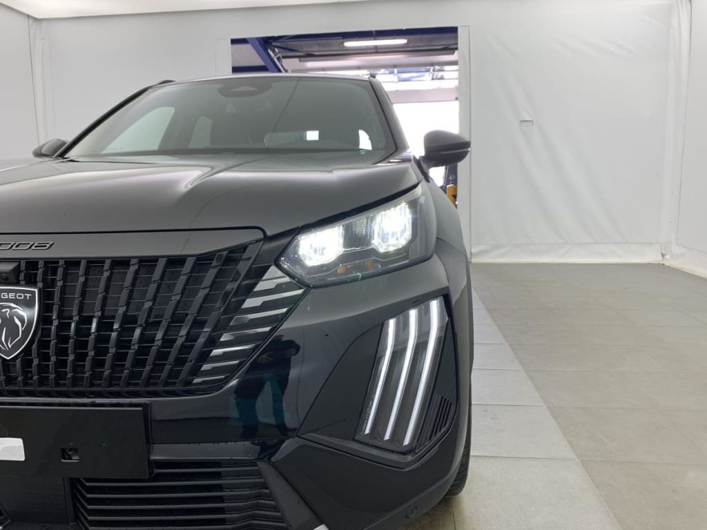 PEUGEOT 2008 Hybrid 145 e-DCS6 Allure - ref: 1-342712 - Photo 20