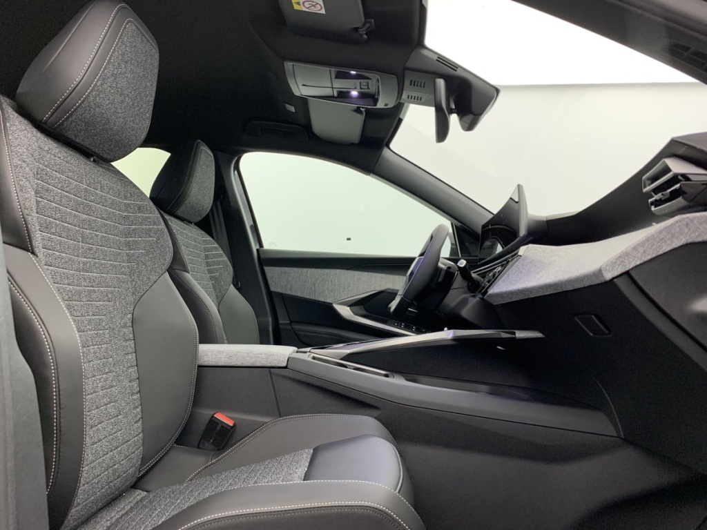 PEUGEOT 3008 Hybrid 145 e-DCS6 Allure - ref: 1-342794 - Photo 9