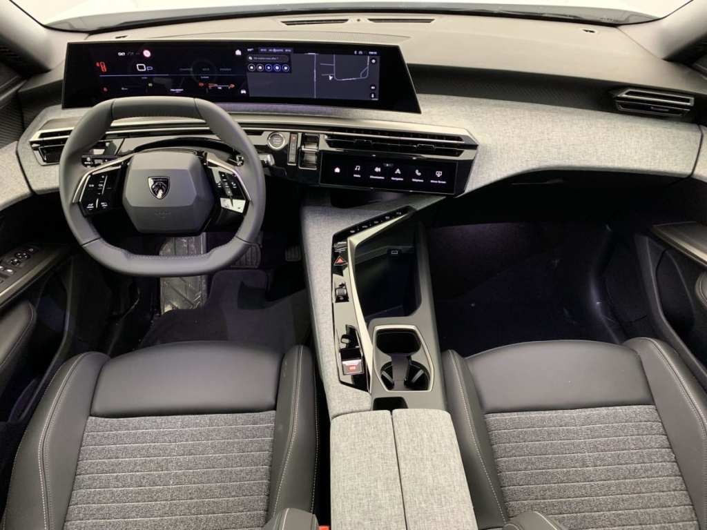 PEUGEOT 3008 Hybrid 145 e-DCS6 Allure - ref: 1-342797 - Photo 12