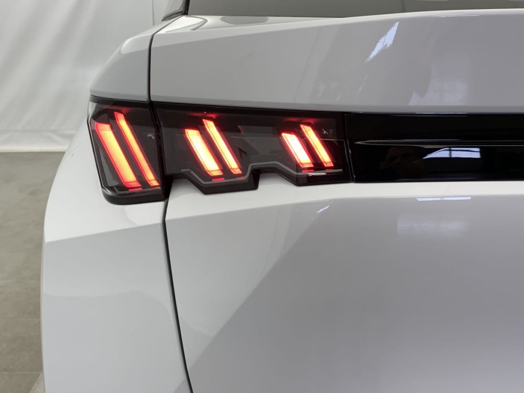 PEUGEOT 3008 Hybrid 145 e-DCS6 Allure - ref: 1-342797 - Photo 17