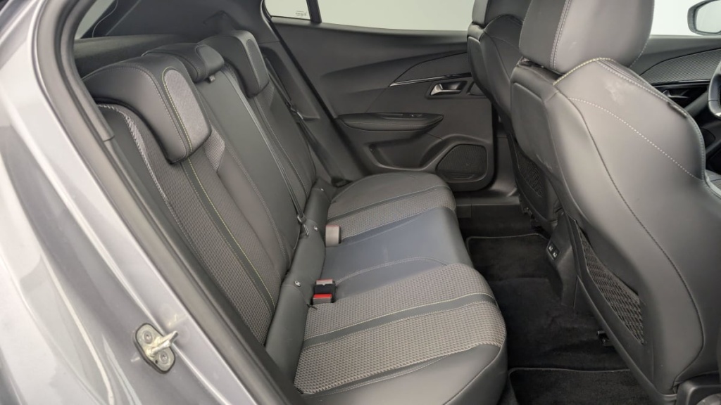 PEUGEOT 2008 ELECTRIQUE 136 ch GT - ref: 1-342931 - Photo 10