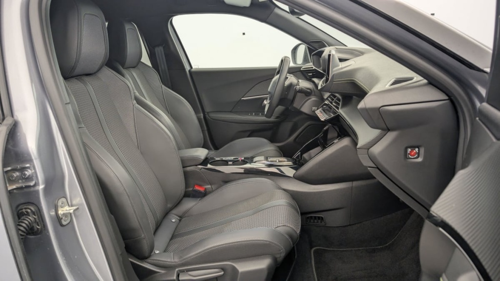 PEUGEOT 2008 ELECTRIQUE 136 ch GT - ref: 1-342931 - Photo 9