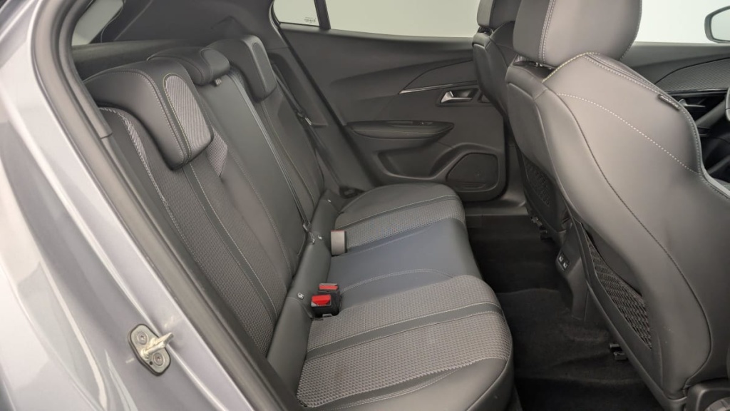 PEUGEOT 2008 ELECTRIQUE 136 ch GT - ref: 1-342934 - Photo 10
