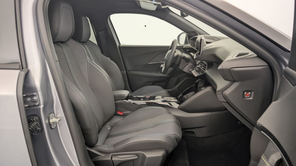 PEUGEOT 2008 ELECTRIQUE 136 ch GT - ref: 1-342934 - Photo 9