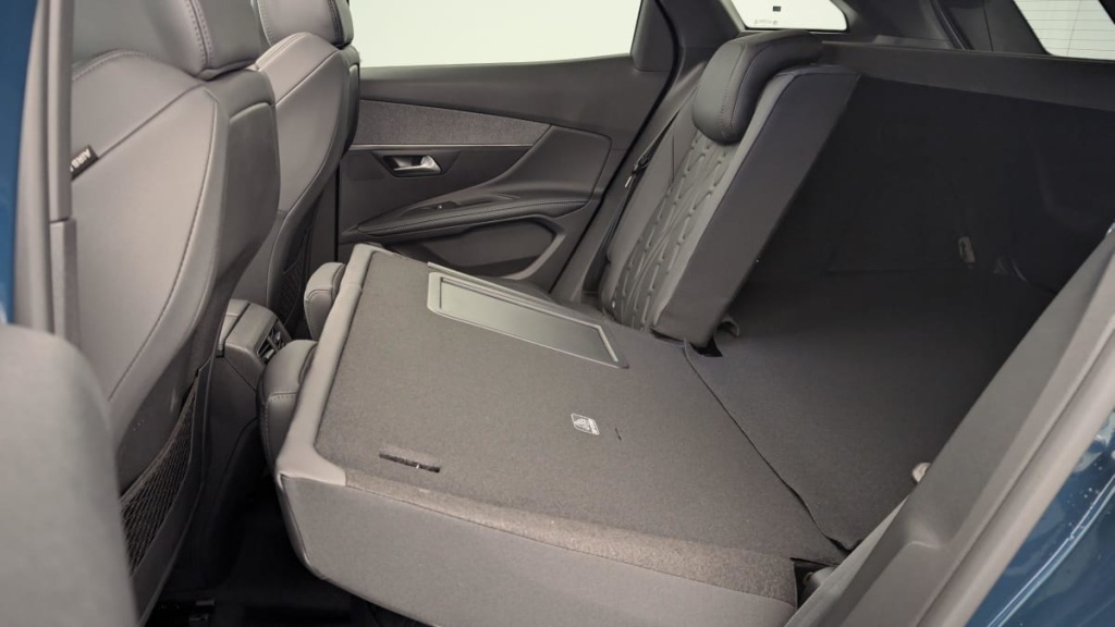 PEUGEOT 3008 Hybrid 180 e-EAT8 Allure Pack - ref: 1-343372 - Photo 12