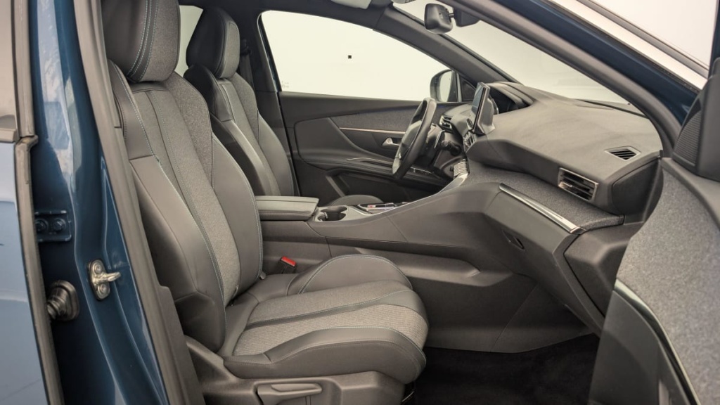PEUGEOT 3008 PureTech 130ch S S EAT8 Allure Pack - ref: 1-343513 - Photo 9