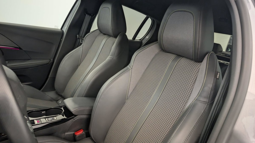 PEUGEOT 208 50 KWH 136CH GT - ref: 1-343590 - Photo 16