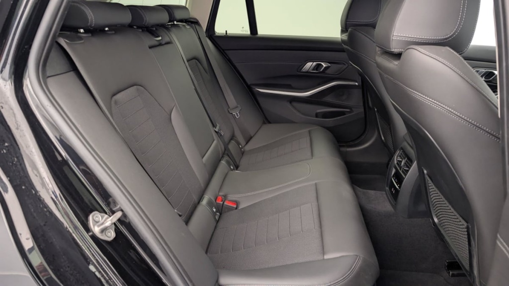 BMW Serie 3 Touring G21 Touring 318i 156 ch BVA8 Business Design - ref: 1-346266 - Photo 10