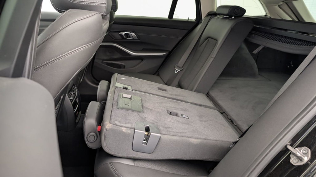 BMW Serie 3 Touring G21 Touring 318i 156 ch BVA8 Business Design - ref: 1-346266 - Photo 12