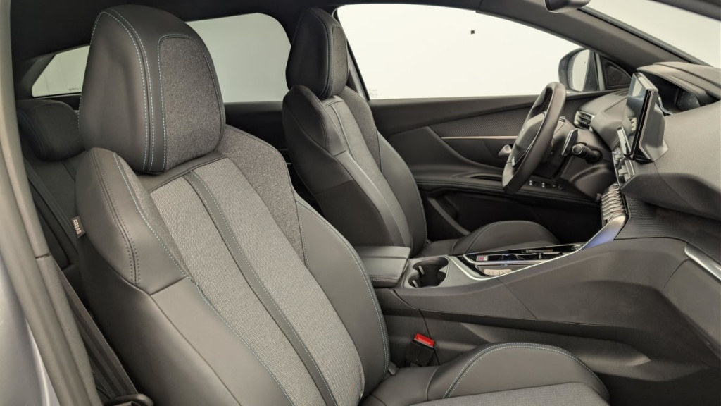 PEUGEOT 3008 Hybrid 180 e-EAT8 Allure Pack - ref: 1-346300 - Photo 9