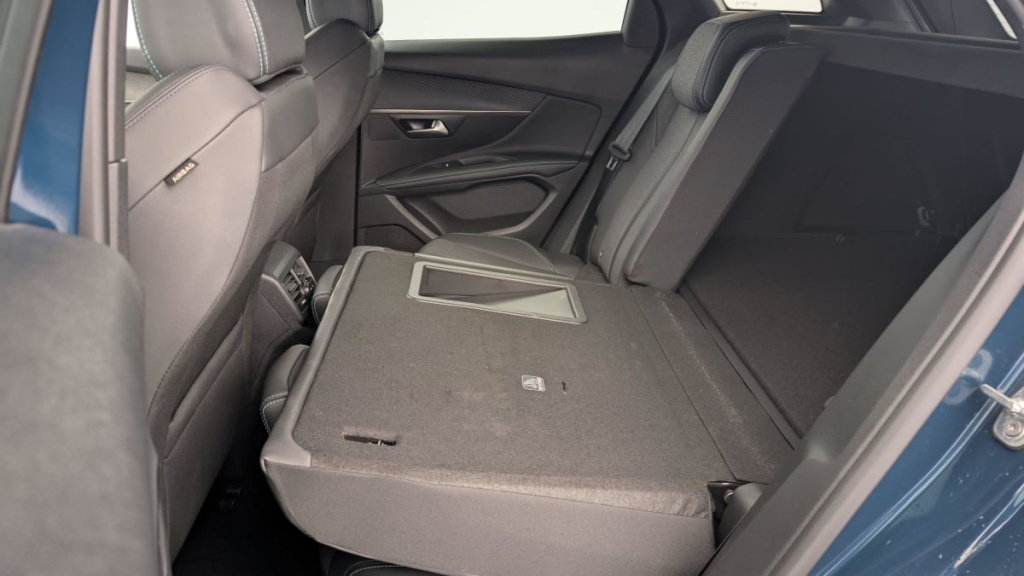 PEUGEOT 3008 Hybrid 136 e-DCS6 Allure Pack - ref: 1-346660 - Photo 12