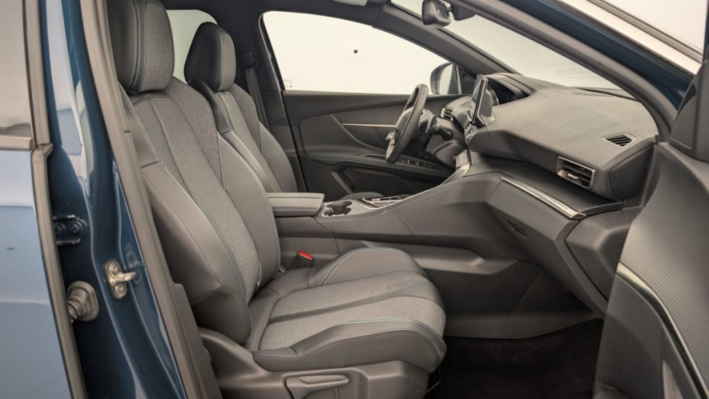PEUGEOT 3008 Hybrid 136 e-DCS6 Allure Pack - ref: 1-346660 - Photo 9