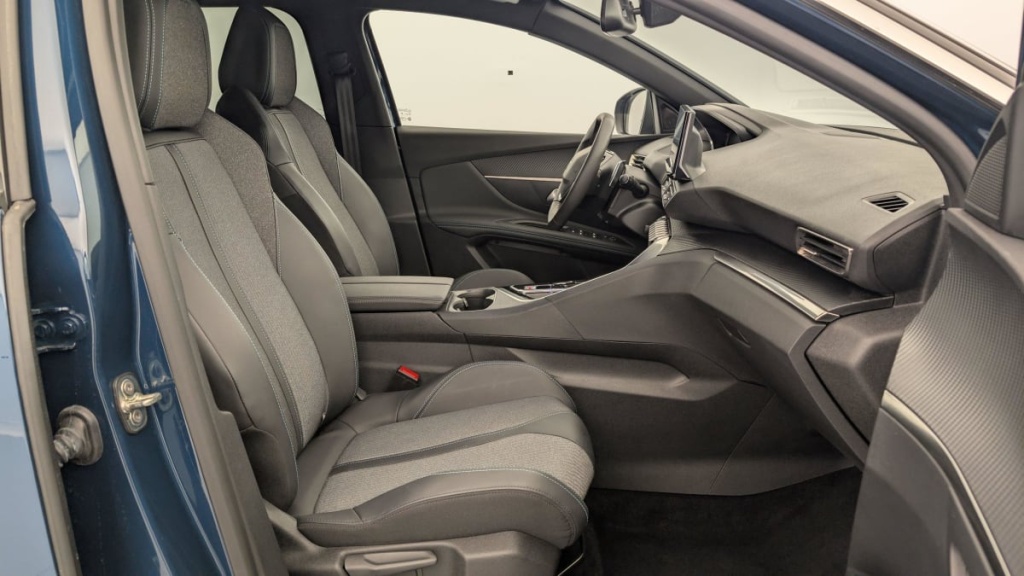 PEUGEOT 3008 Hybrid 136 e-DCS6 Allure Pack - ref: 1-346662 - Photo 9