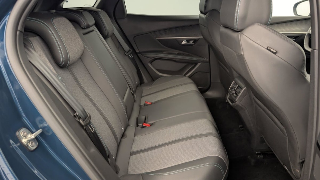 PEUGEOT 3008 Hybrid 136 e-DCS6 Allure Pack - ref: 1-346672 - Photo 10