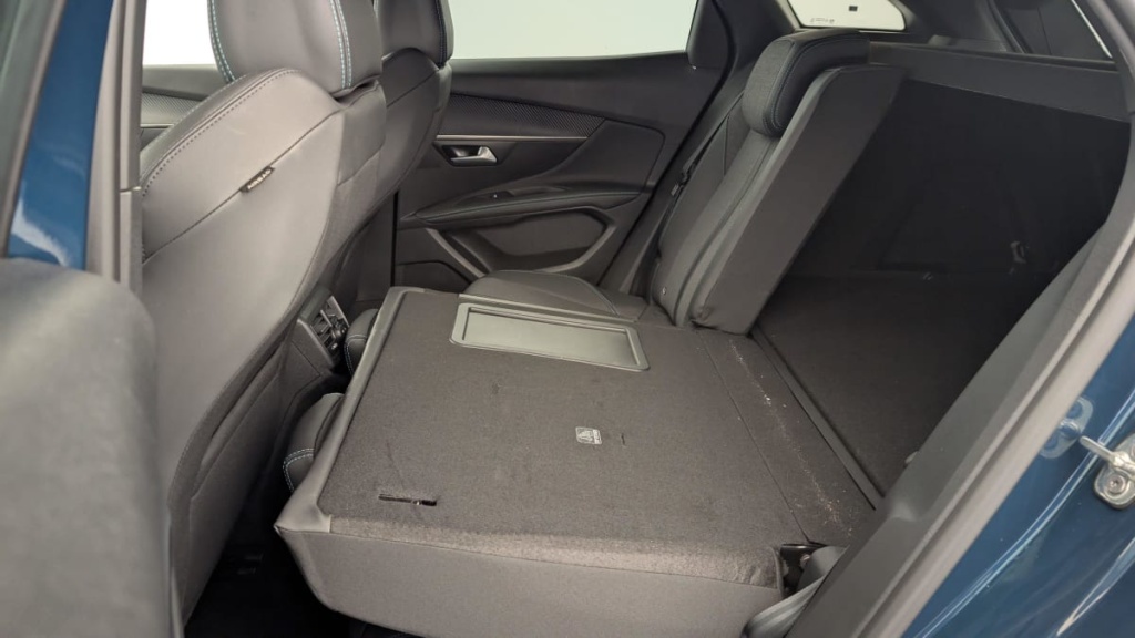 PEUGEOT 3008 Hybrid 136 e-DCS6 Allure Pack - ref: 1-346672 - Photo 12