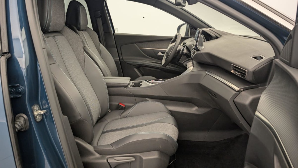 PEUGEOT 3008 Hybrid 136 e-DCS6 Allure Pack - ref: 1-346672 - Photo 9