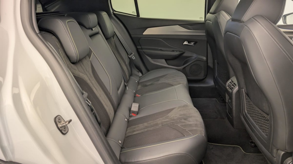 PEUGEOT 408 PHEV 225 e-EAT8 GT - ref: 1-346761 - Photo 10