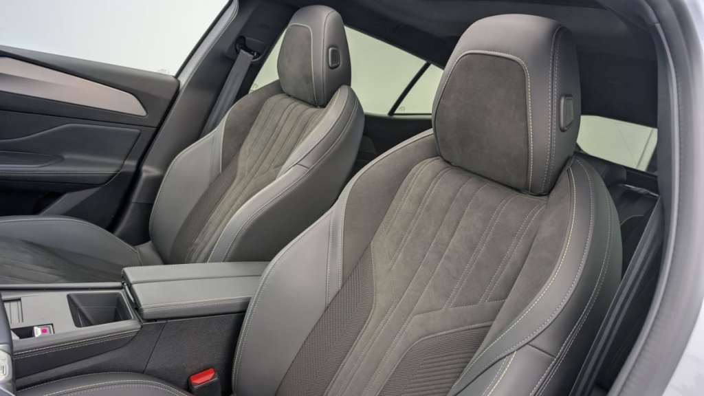 PEUGEOT 408 PHEV 225 e-EAT8 GT - ref: 1-346761 - Photo 16