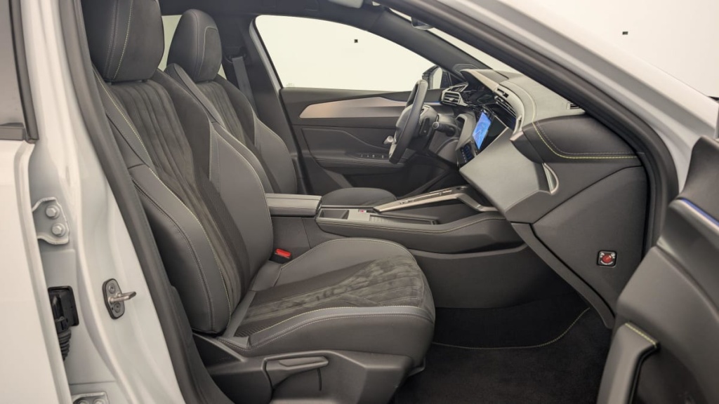 PEUGEOT 408 PHEV 225 e-EAT8 GT - ref: 1-346763 - Photo 9