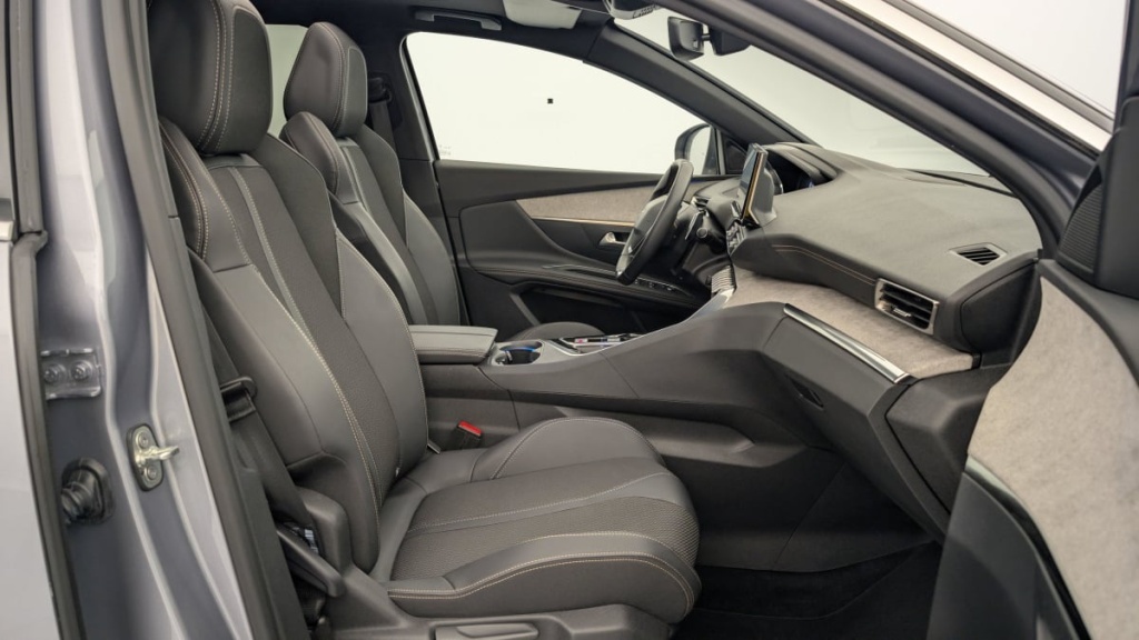 PEUGEOT 3008 Hybrid4 300 e-EAT8 GT - ref: 1-346774 - Photo 9
