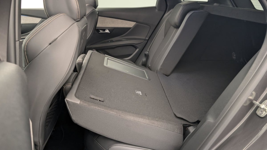 PEUGEOT 3008 Hybrid 225 e-EAT8 GT - ref: 1-346816 - Photo 12