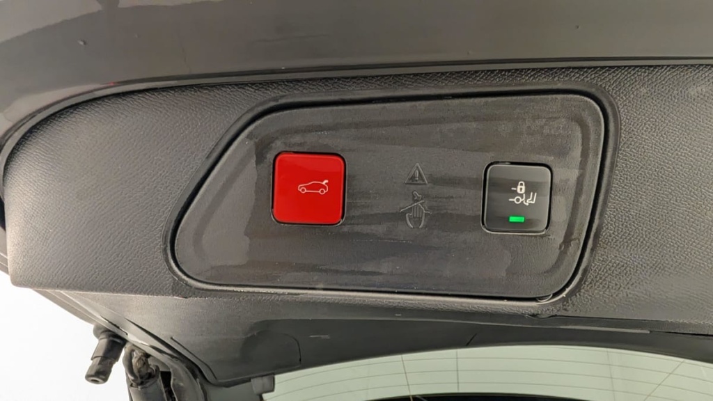 PEUGEOT 3008 Hybrid4 300 e-EAT8 GT - ref: 1-346828 - Photo 18