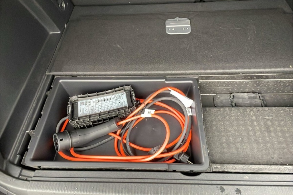 PEUGEOT 3008 Hybrid4 300 e-EAT8 GT - ref: 1-346915 - Photo 13