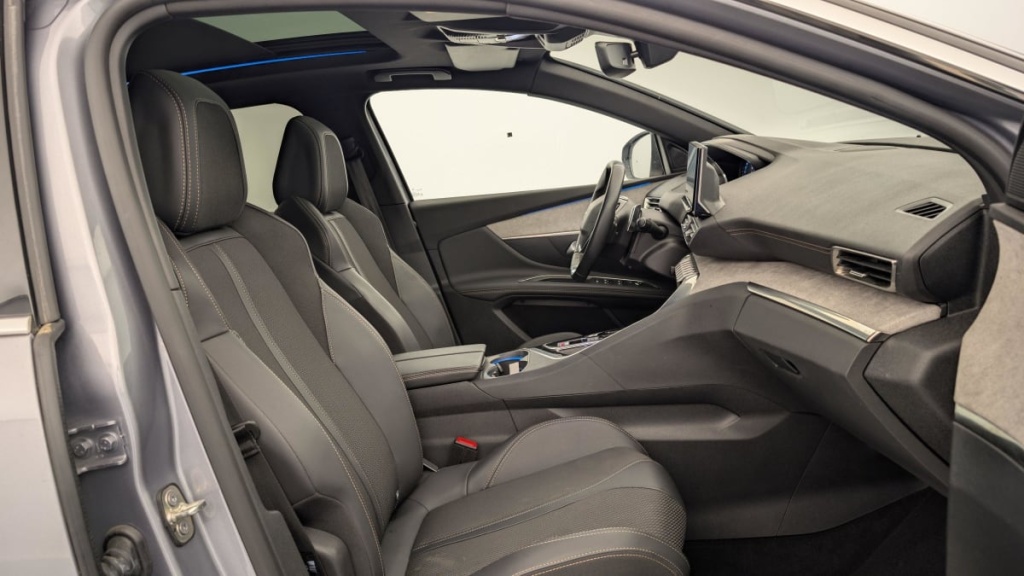 PEUGEOT 3008 Hybrid4 300 e-EAT8 GT - ref: 1-346920 - Photo 9