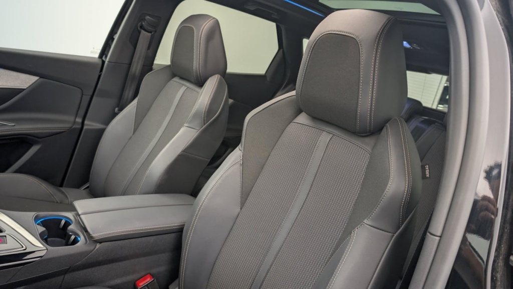 PEUGEOT 3008 Hybrid4 300 e-EAT8 GT - ref: 1-347031 - Photo 16
