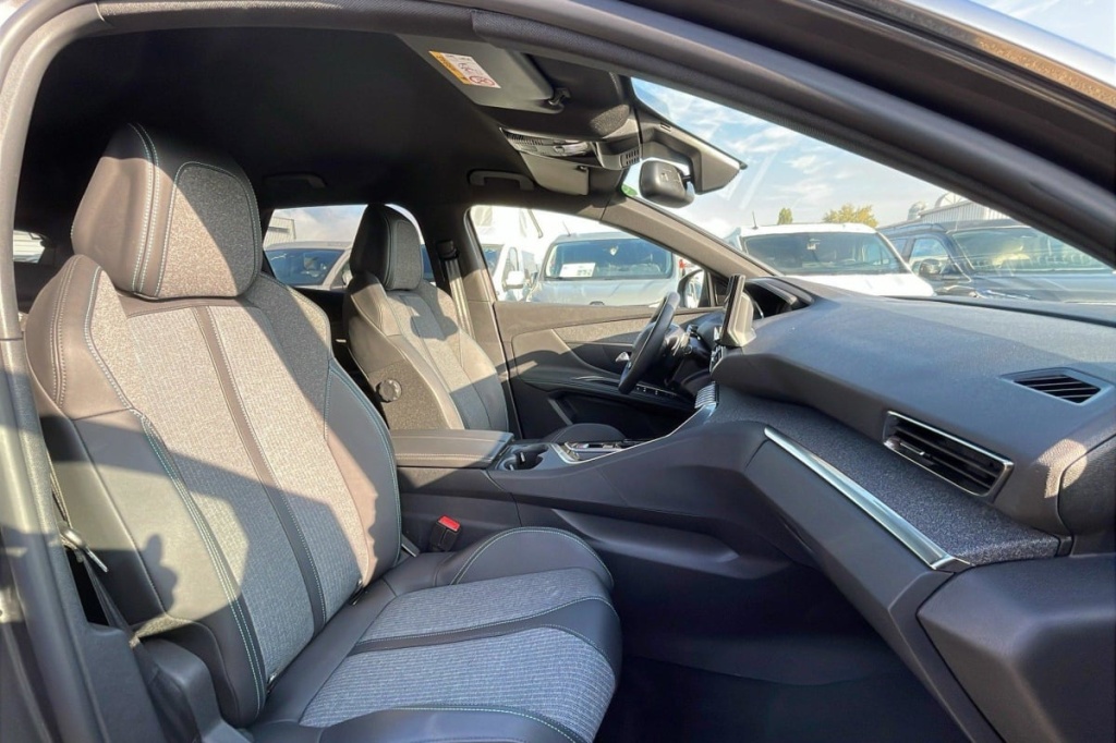 PEUGEOT 3008 Hybrid 225 e-EAT8 Allure Pack - ref: 1-347040 - Photo 9