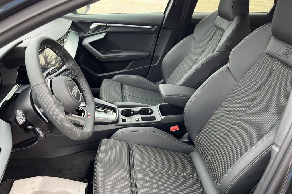 AUDI A3 Sportback 45 TFSI E HYBRIDE RECHARGEABLE 272 S TRONIC 6 S LINE - ref: 1-347330 - Photo 9