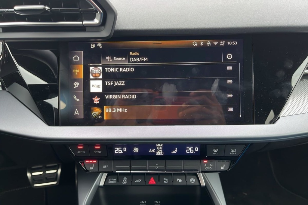 AUDI A3 Sportback 45 TFSI E HYBRIDE RECHARGEABLE 272 S TRONIC 6 S LINE - ref: 1-347341 - Photo 18