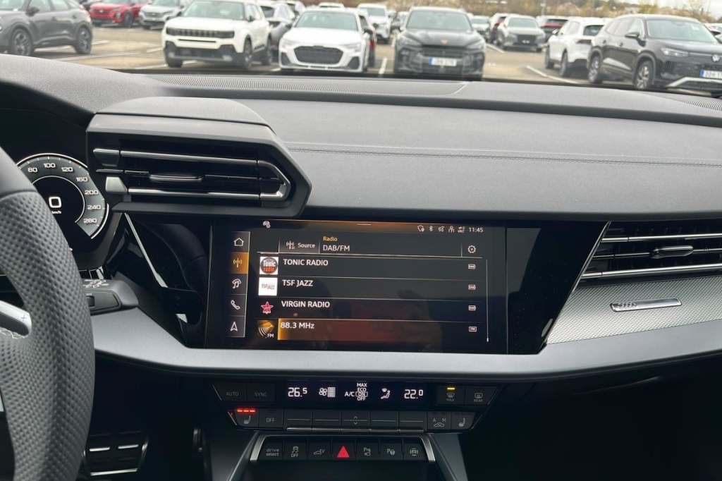 AUDI A3 Sportback 45 TFSI E HYBRIDE RECHARGEABLE 272 S TRONIC 6 S LINE - ref: 1-347382 - Photo 17