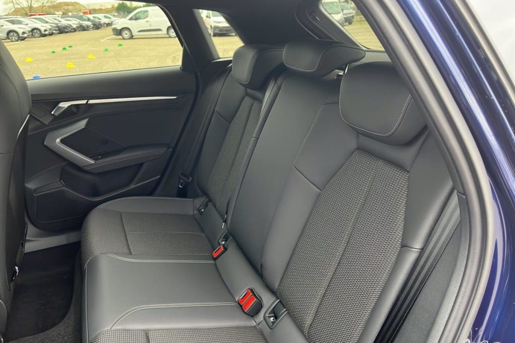 AUDI A3 Sportback 45 TFSI E HYBRIDE RECHARGEABLE 272 S TRONIC 6 S LINE - ref: 1-347383 - Photo 10