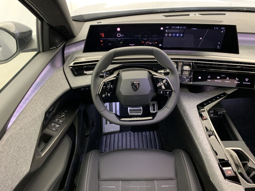 PEUGEOT 3008 Hybrid 145 e-DCS6 GT - ref: 1-347415 - Photo 13