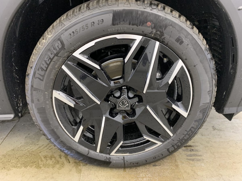 PEUGEOT 3008 Hybrid 145 e-DCS6 GT - ref: 1-347415 - Photo 14