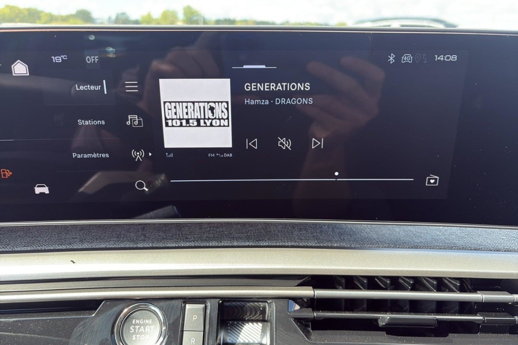 PEUGEOT 3008 Hybrid 145 e-DCS6 GT - ref: 1-347421 - Photo 19