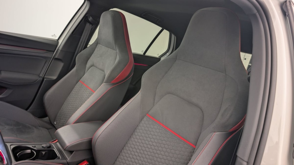 VOLKSWAGEN GOLF 8 2.0 TSI 300 DSG7 GTI CLUBSPORT - ref: 1-347623 - Photo 16