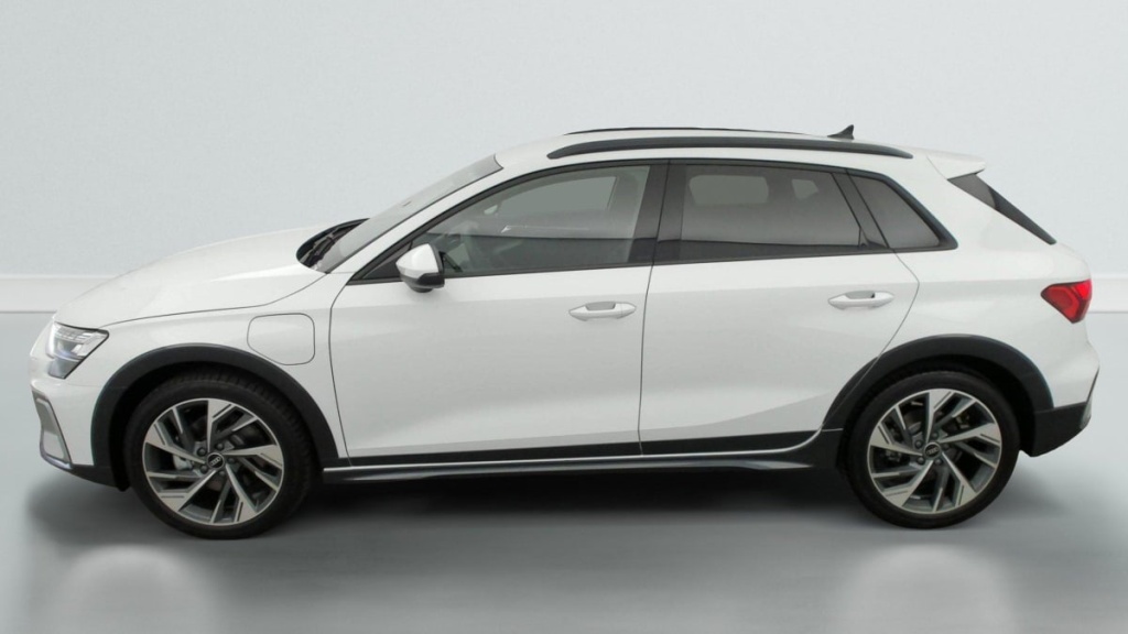 AUDI A3 ALLSTREET TFSI e Hybride rechargeable 204 S tronic 6 Design - ref: 1-348872 - Photo 4