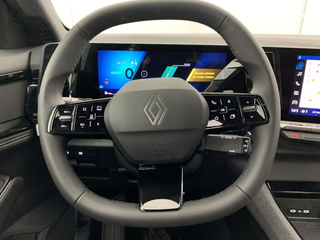 RENAULT Austral FULL HYBRID E-TECH 200 CH EVOLUTION - ref: 1-351223 - Photo 15