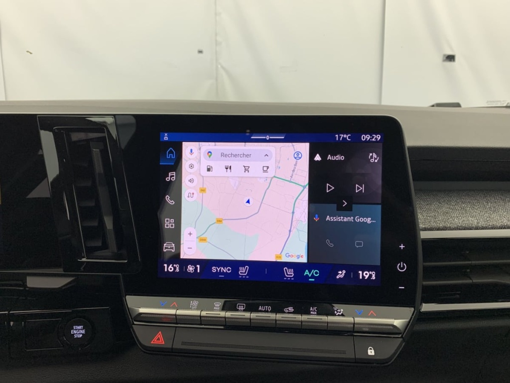 RENAULT Austral FULL HYBRID E-TECH 200 CH EVOLUTION - ref: 1-351223 - Photo 16